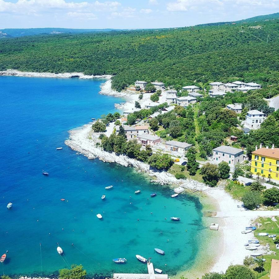 Apartment Stefania On The Beach Koromačno Eksteriør bilde